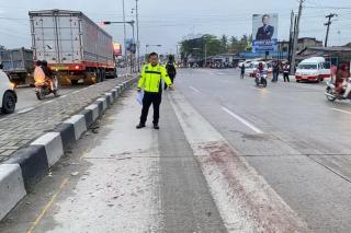 Keji! Sopir Truk di Pekanbaru Kabur Usai Tabrak Pemotor hingga Tewas
