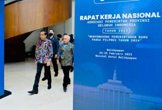 Jokowi Minta Pemda Tingkatkan Belanja Produk Dalam Negeri