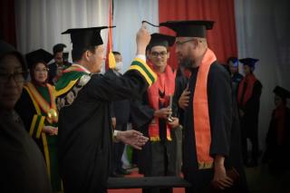 Unri Wisuda Perdana untuk Program Profesi Insinyur