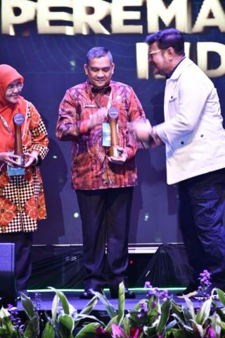 Gubernur Syamsuar Dianugerahi Penghargaan dari Kementan Atas Komitmen Jalankan PSR