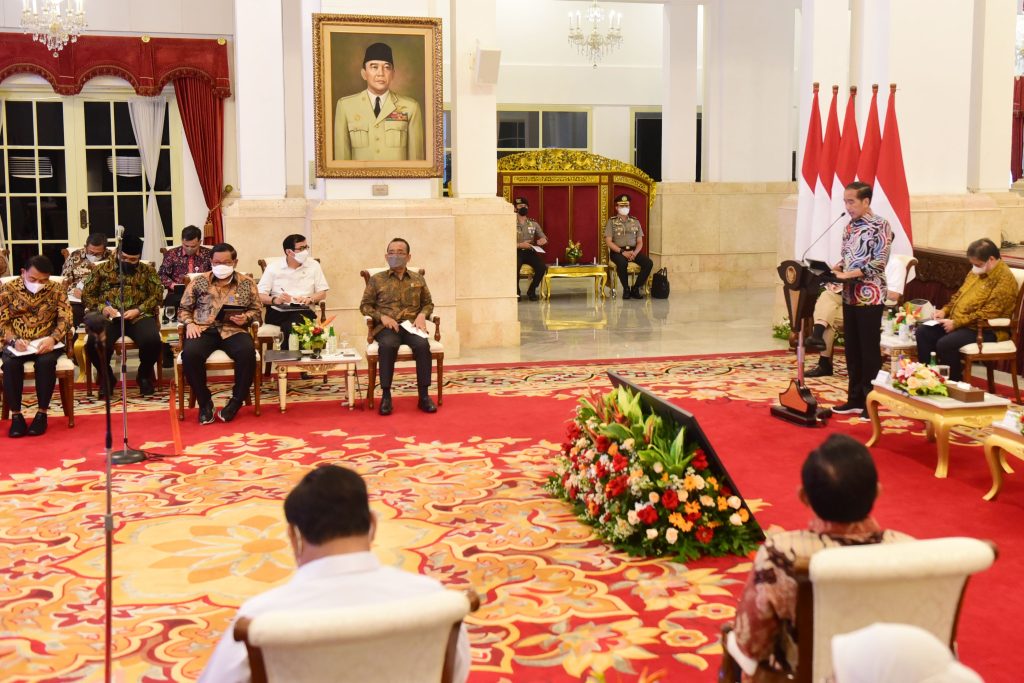 Ingatkan Aparat Pemerintah Tak Jemawa dan Hedonis, Presiden: Layani Masyarakat dengan Baik