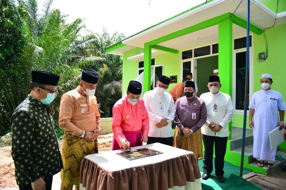 Gubernur Syamsuar Resmikan Penggunaan Masjid Ar-Rahim di Tenayan Raya