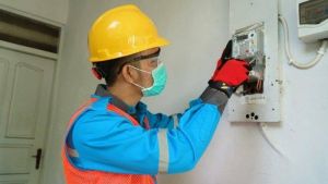 Tahun Ini, Pemprov Riau Bantu Pemasangan Listrik Gratis Rumah Warga Miskin