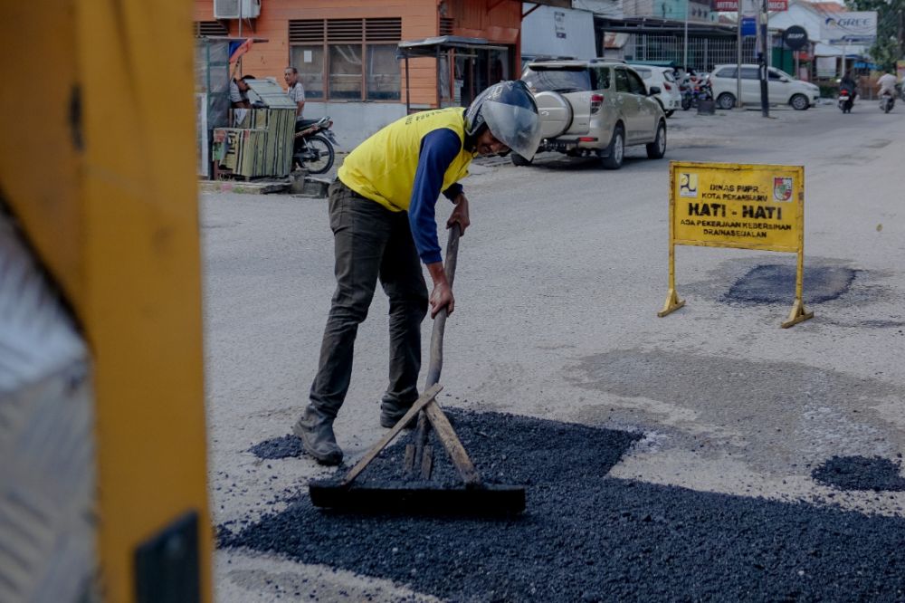 Pemprov Riau Bantu Anggaran Perbaikan Jalan Parit Indah Kota Pekanbaru
