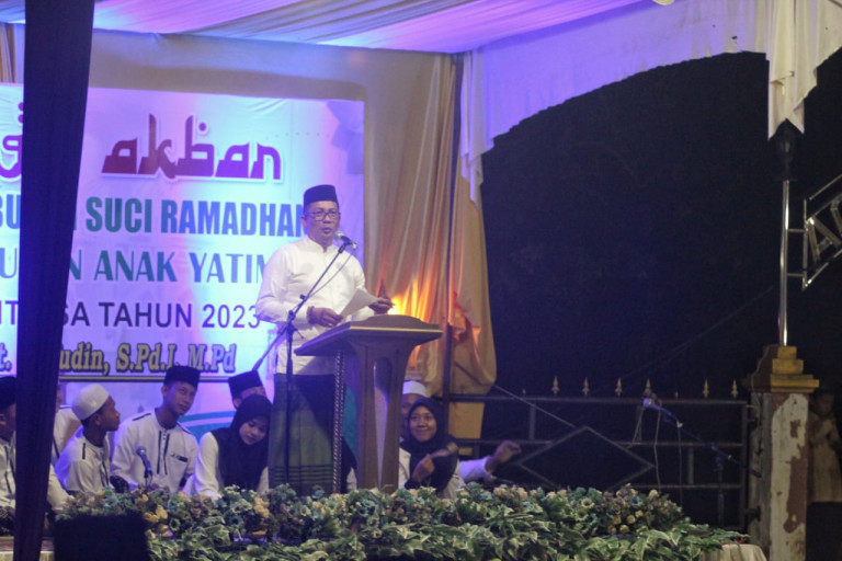 Bupati Hadiri Tablig Akbar dan Santuni Anak Yatim di Desa Mantiasa