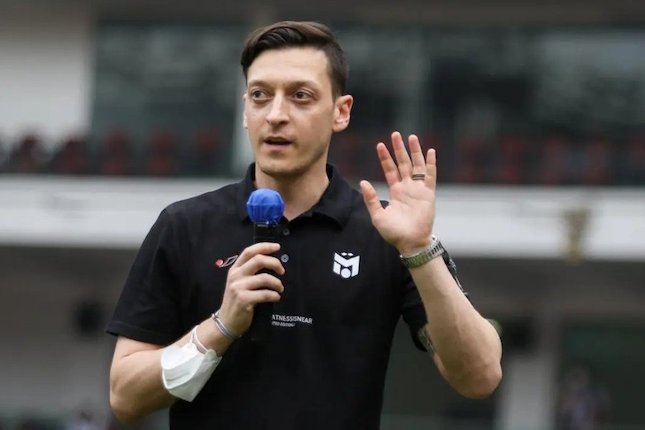 Terus-Terusan Cedera, Mesut Ozil Umumkan Pensiun di Usia 34 Tahun