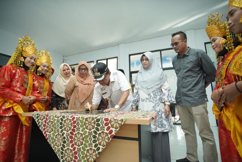 Bupati Resmikan Penggunaan Gedung Baru Rawat Inap dan UGD 24 Jam UPT Puskesmas Kempas Jaya