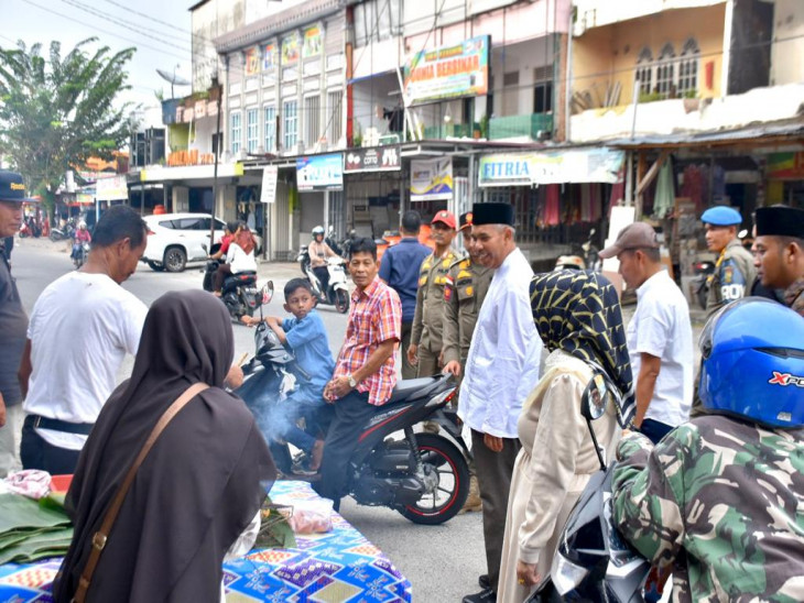 Pj Bupati Kampar Tinjau Pasar Raya Bangkinang Kota