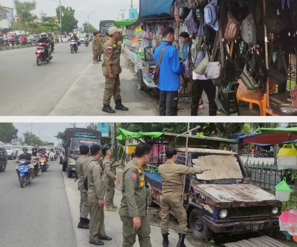 Satpol PP Pekanbaru Tertibkan PKL di Jalan Soebrantas