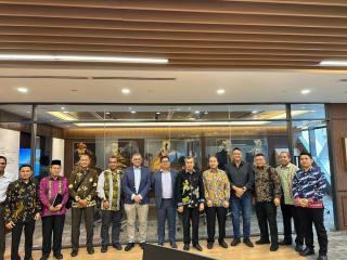 Berkunjung ke Malaysia dan Singapura, Gubri Temui Pengusaha, Tarik Investor ke Riau