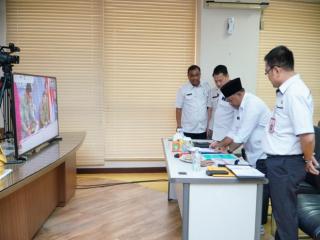 Secara Virtual Sekda Kampar Tandatanganani Komitmen Pencegahan Korupsi Tahun 2023 - 2024