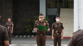 Koordinator Bidang Intelijen Kejati Riau Menjadi Penerima Apel Kerja Pagi