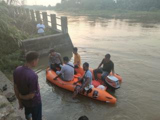 Tim SAR Cari Bocah Tenggelam di Sungai Kampar