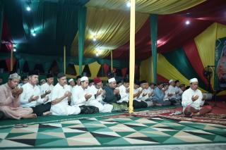Wardan Buka Puasa Bersama dengan Warga Kemuning