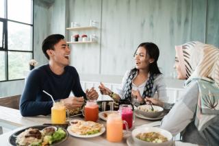 8 Cara Berbuka Puasa yang Benar dan Sehat Menurut Medis