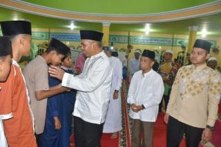 Safari Ramadhan di Batu Bersurat, Pj Bupati Kampar Ajak Sukseskan Zakat