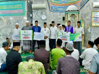 Malam ke-8 Ramadhan, Pj Bupati Kampar dampingi Wakil Gubernur Riau di Desa Naumbai 