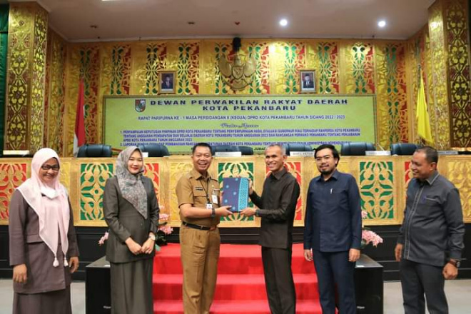 DPRD Pekanbaru Sahkan Perda Penyelenggaraan Administrasi Kependudukan