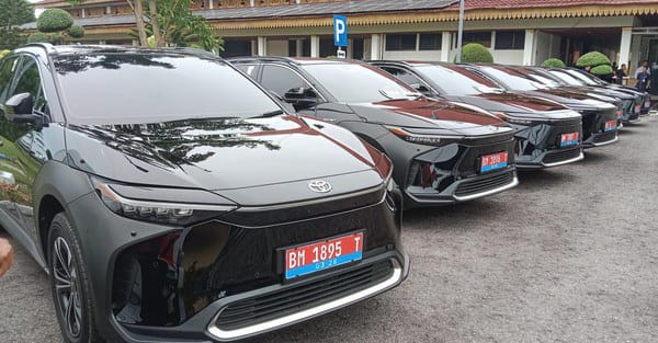 Delapan Pejabat di Riau Mendapat Mobil Listrik Mewah Seharga Rp 1,3 MiliarÂ