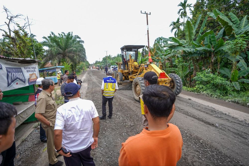 Gubernur Riau Minta Perbaikan Jalan Inhu-Inhil Tuntas Saat Lebaran