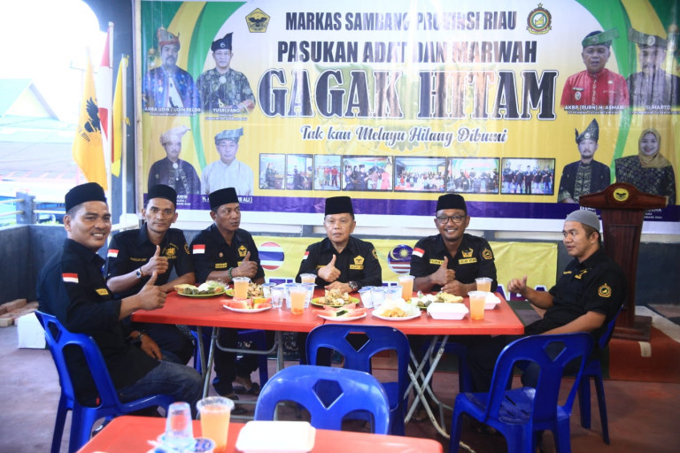 H. Asmar Buka Puasa Bersama Gagak Hitam Sambang Riau