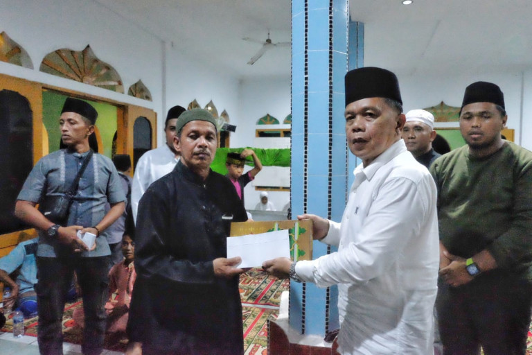 Safari Ramadan di Kampung Halaman, Asmar Santuni Anak Yatim dan Duafa
