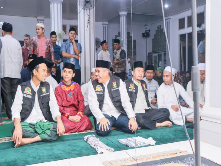 Bersama Ustad Abdul Somad, Kamsol Hadiri Tabligh Akbar Memperingati Nuzul Qur’an di Desa Birandang