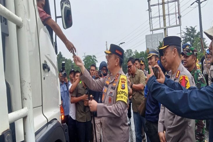 Mulai Hari ini Truk di Riau Dilarang Melintas, Melanggar Bakal DitindakÂ 