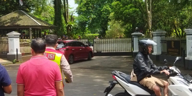 Jelang Pengumuman Capres PDIP, Istana Batutulis Dijaga Ketat Satuan Brimob