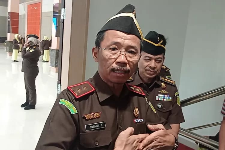 Masuk Kerja Pasca Cuti Lebaran, Pelayanan Publik di Kejati Riau Berjalan Normal