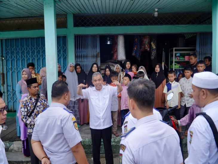Kamsol Tinjau Langsung Kondisi Rakit Penyebarangan Alam Panjang-Padang Mutung