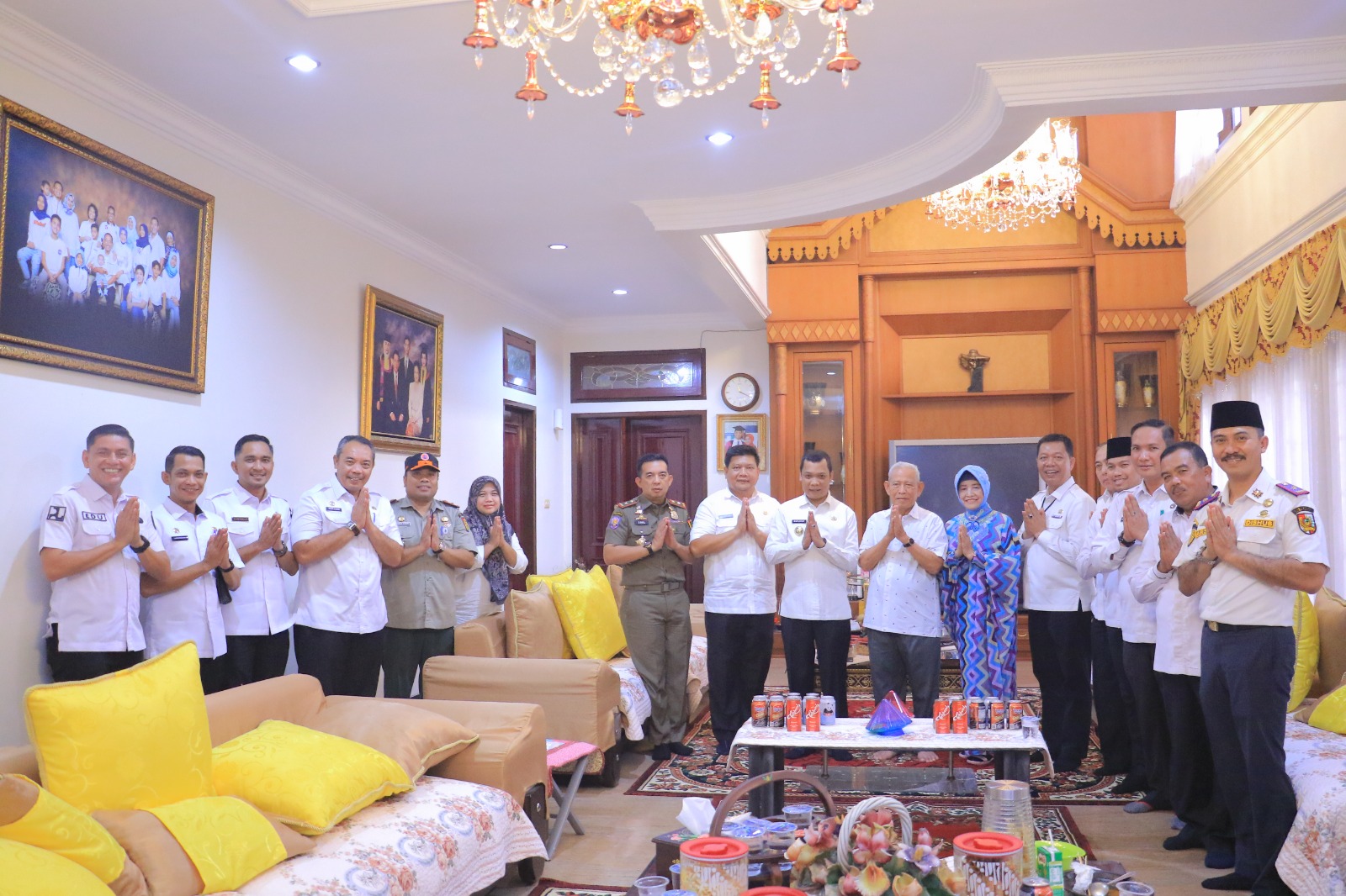 Pj Walikota Silaturahmi ke Rumah Mantan Gubernur Riau Saleh Djasit