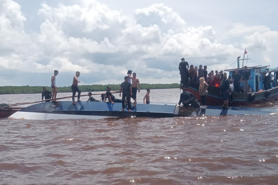 Korban Tewas Tenggelamnya Kapal Evelyn di Inhil Bertambah Jadi 12 Orang