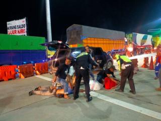 Mobil Bawa 20 Kg Sabu, 6 Ribu Butir Ekstasi Dicegat di Pintu Tol Pekanbaru
