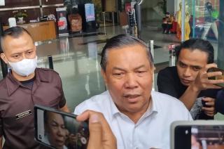 Gara-gara Istri Hobi Flexing, Sekda Riau Diperiksa KPK 6 Jam Lebih