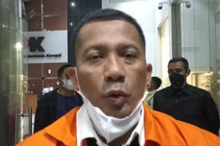 Usai Kena OTT KPK, Bupati Adil: Mohon Maaf atas Kekhilafan Saya