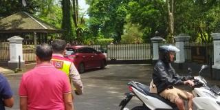 Jelang Pengumuman Capres PDIP, Istana Batutulis Dijaga Ketat Satuan Brimob