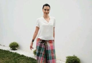 Rayakan Lebaran Pakai Sarung, Penampilan Sopia Latjuba Tuai Pujian