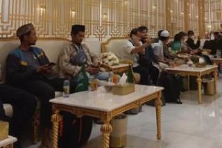 Dievakuasi dari Sudan, Satu Keluarga Tujuan Rohil Diinapkan di Hotel Aryaduta Pekanbaru