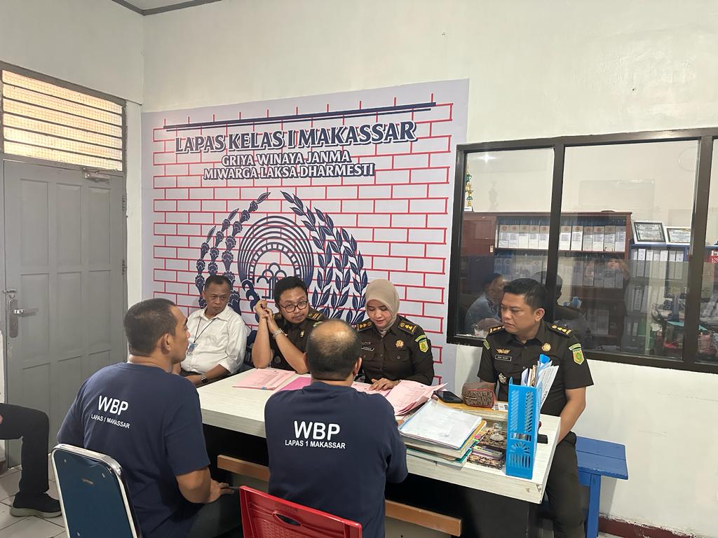 Para Tersangka Dugaan Korupsi Dana PDAM Makassar Diserahkan Ke JPUÂ