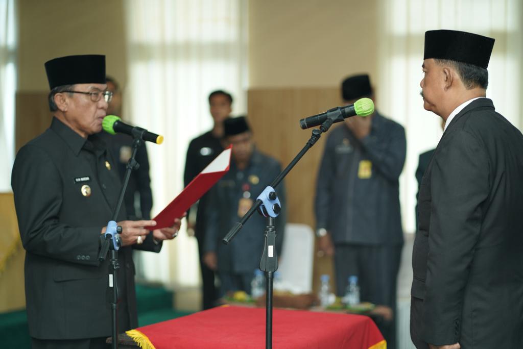 Bupati Wardan Lantik 11 Pejabat Pimpinan Tinggi Pratama dan Pejabat Administrator