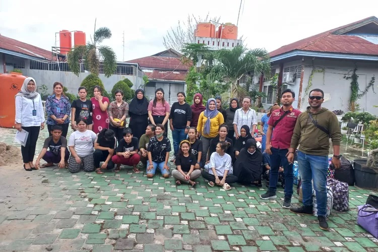Kejari Pekanbaru Pindahkan 26 Tahanan Wanita ke Lapas Perempuan Kelas II A Pekanbaru
