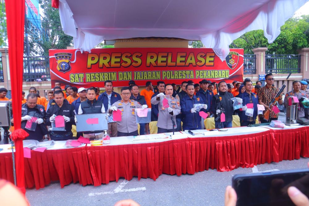 Polresta Pekanbaru Beserta Sikat 41 Penjahat Selama Operasi Ketupat 2023