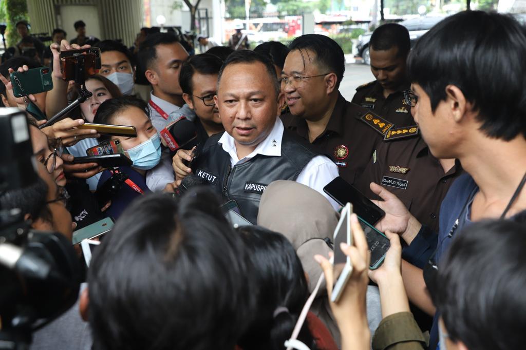 Pusat Penerangan Hukum Menjawab “Waspadai Corruptor Fight Back"