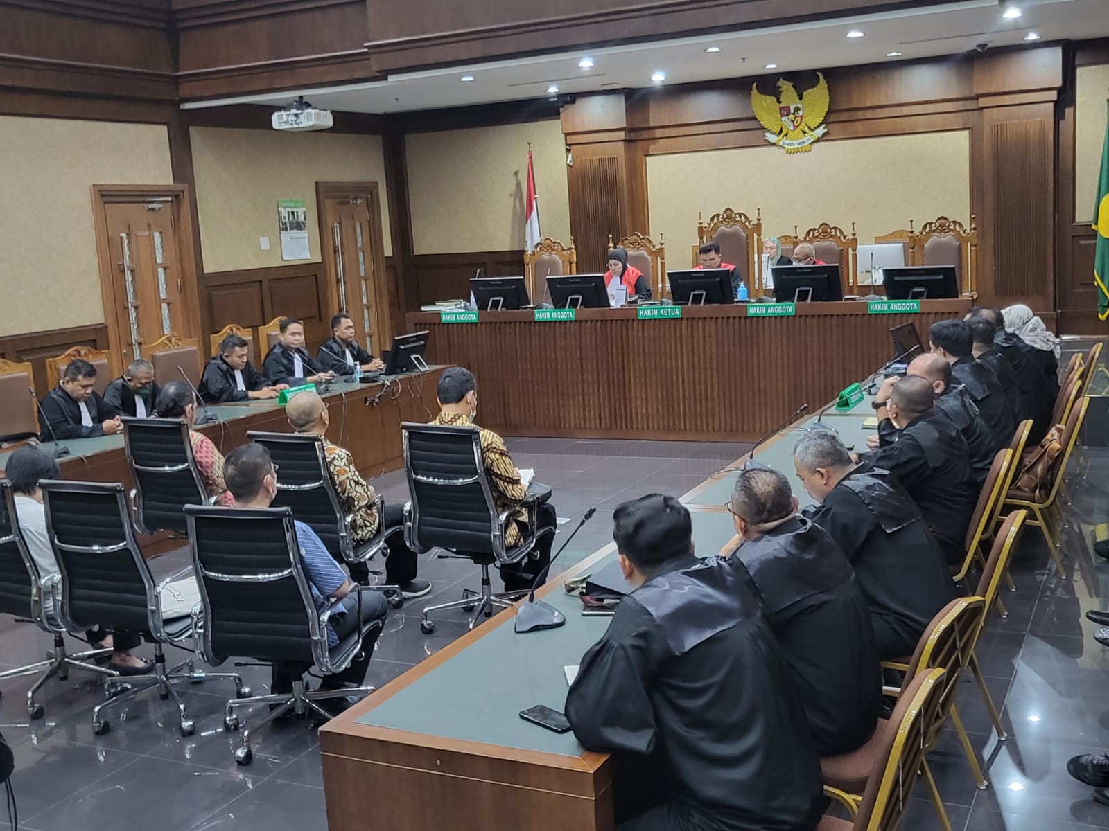 Putusan Sela Para Terdakwa Perkara PT Adhi Persada RealtiÂ
