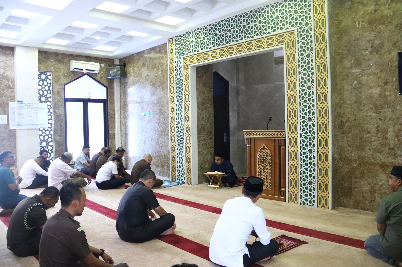 Pegawai Muslim Kejati Riau Hadiri Tausiyah Ba