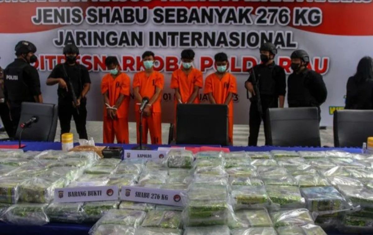 Polda Riau Tangkap Pengendali Peredaran 411 Kg Sabu di Malaysia