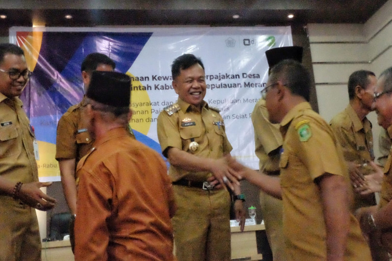 Sambil Halalbihalal, Plt. Bupati Ingatkan Kades di Meranti Agar Taat Pajak