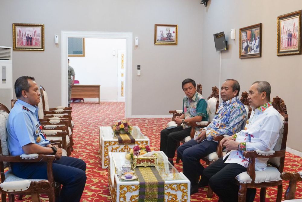 Gubernur Syamsuar Terima Silaturahmi Danlanud Roesmin Nurjadin