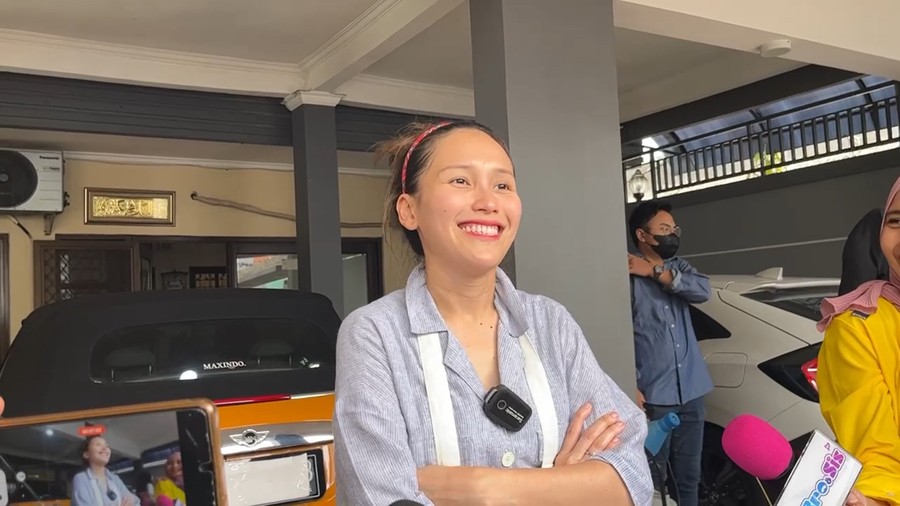 Bantah Lagi Didekati Pengusaha Kalimantan, Ayu Ting Ting: Cuma Foto Doang